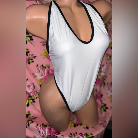 Black white 1 piece swimsuit bodysuit sexy cheeky thong Brazilian French cut M3 - Picture 4 of 6